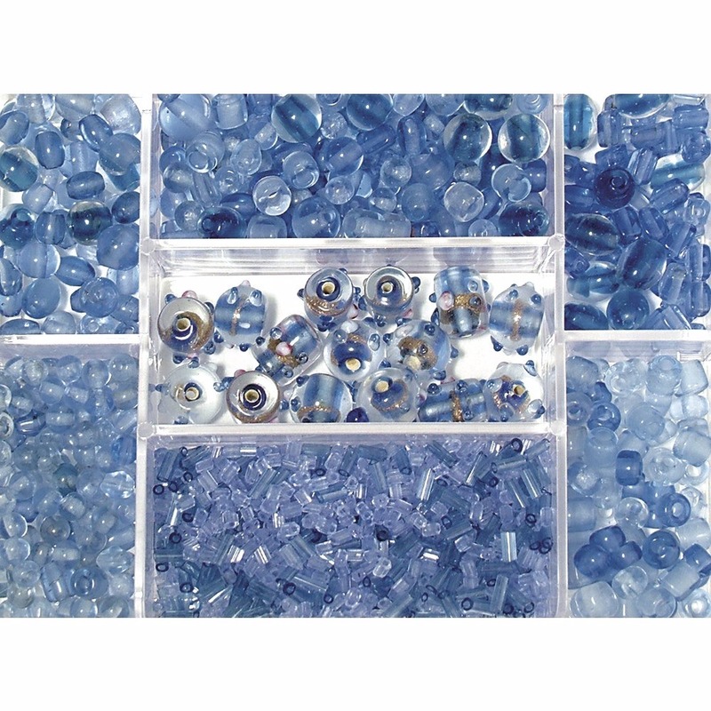 Lichtblauwe glaskralen in opbergdoos 115 gram hobbymateriaal