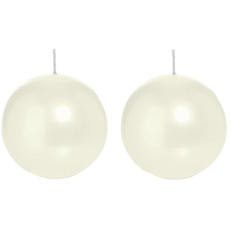 2x Ivory white sphere/ball candle 7 cm 26 hours