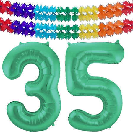 Grote folie ballonnen cijfer 35 in het glimmend groen 86 cm en 2x feestslingers