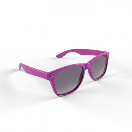 Trendy sunglasses with purple frame
