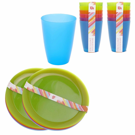 Set 12x colored plates and 12x cups plastic
